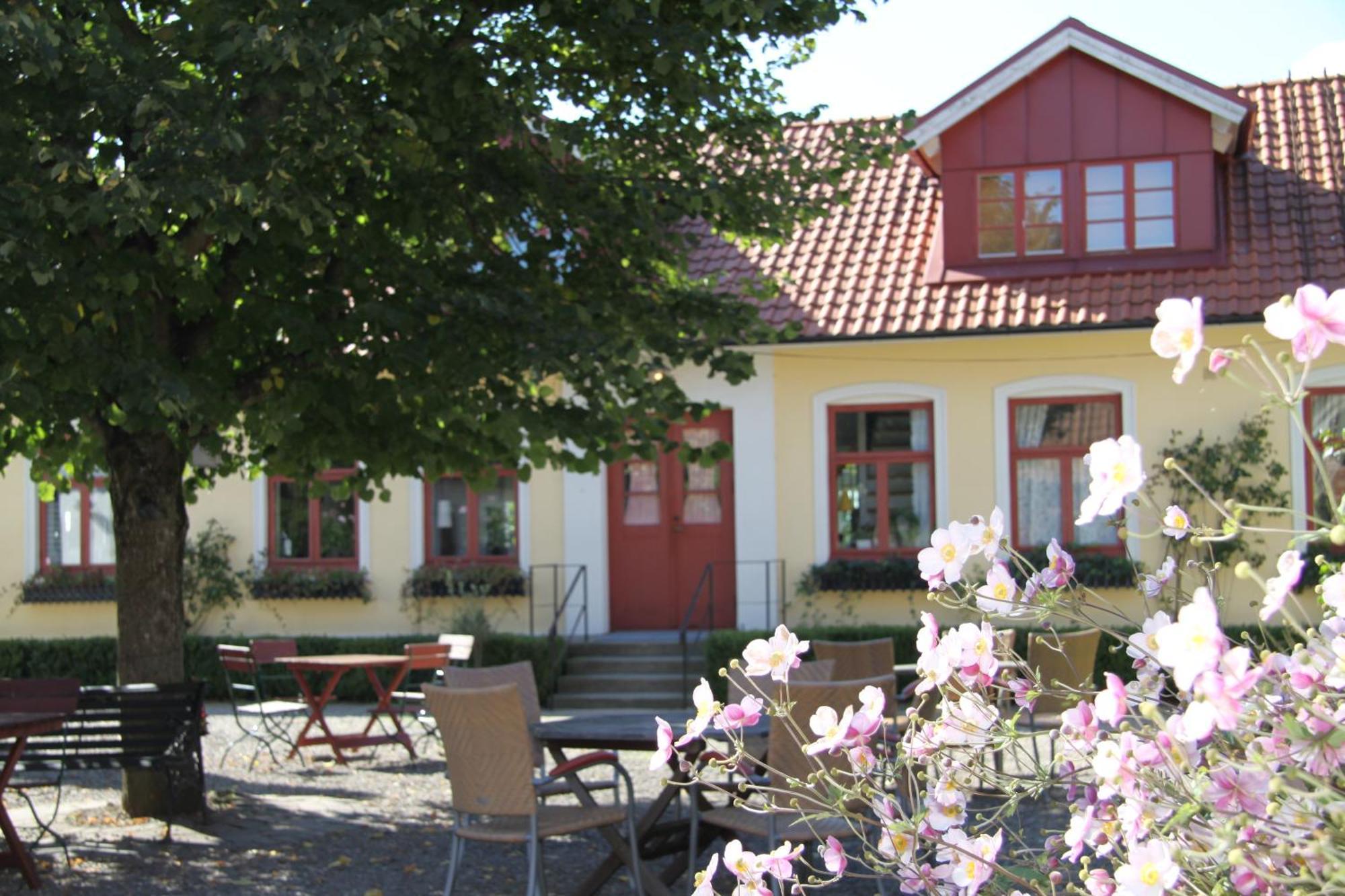 Blasingsborgs Gardshotell Pa Oesterlen Kivik Exterior photo